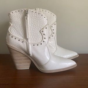 Sam Edelman iris western booties